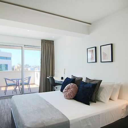 Phaedrus Living: Luxury Suite Nicosia 505 Екстериор снимка