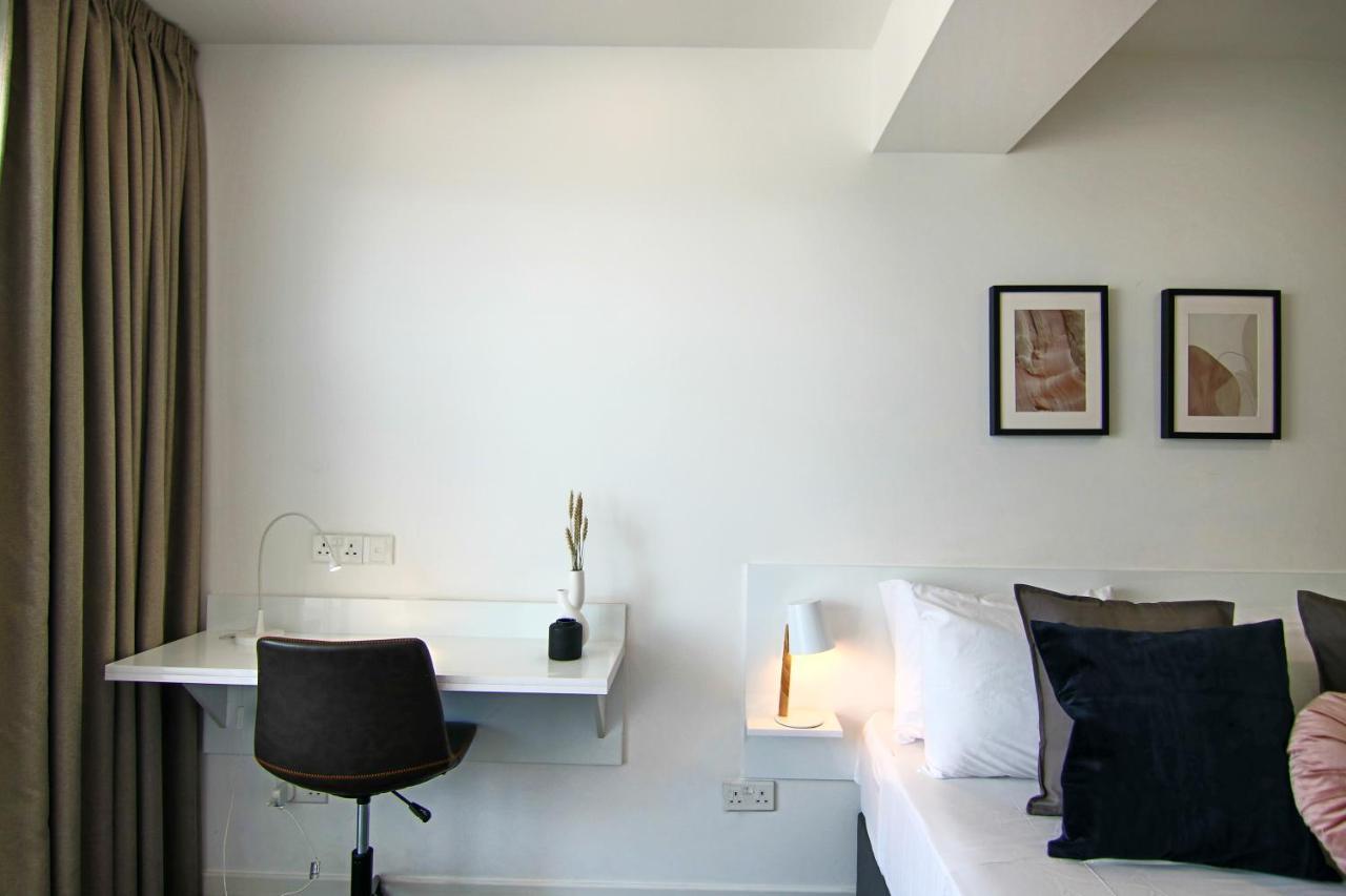 Phaedrus Living: Luxury Suite Nicosia 505 Екстериор снимка