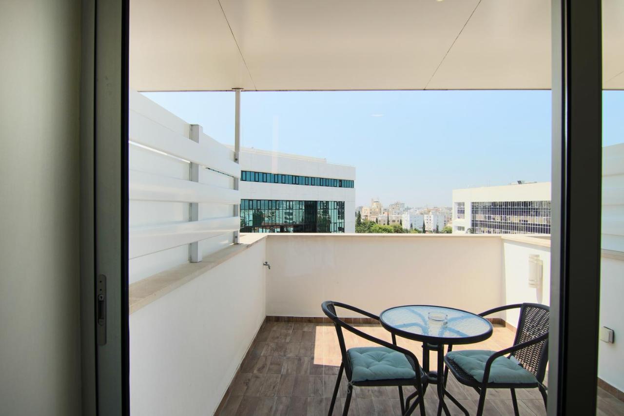 Phaedrus Living: Luxury Suite Nicosia 505 Екстериор снимка
